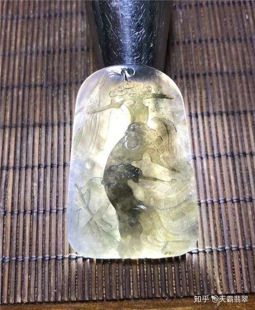 翡翠界中的隱士,這塊烏雞種的翡翠您可能沒見過