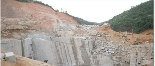買了500萬白石裝修別墅,兩個月發黃成這樣 客戶火了拒付尾款...